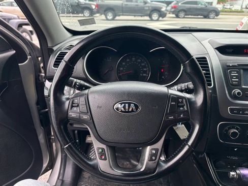 Used 2015 Kia Sorento LX AWD/4WD image 10