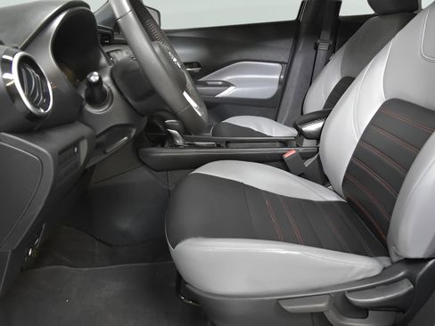 Used 2023 Nissan Kicks SR w/ SR Premium Package FWD image 9