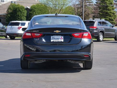 Used 2020 Chevrolet Malibu LS FWD image 4