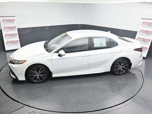 Used 2023 Toyota Camry SE image 27