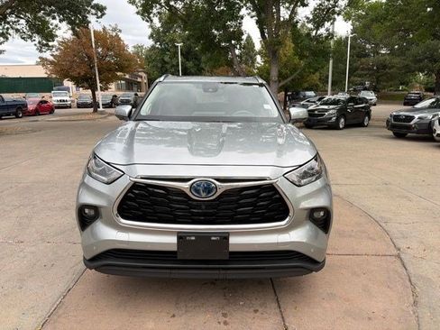 Used 2024 Toyota Highlander Limited AWD/4WD image 9