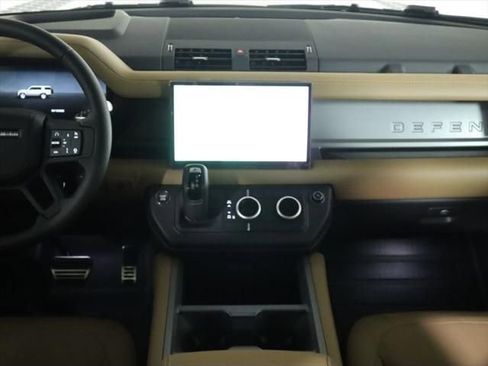 New 2025 Land Rover Defender 130 V8 AWD/4WD image 15