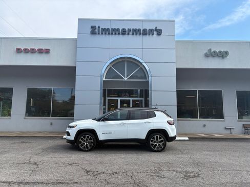 Certified 2025 Jeep Compass Limited w/ Elite Group AWD/4WD image 1