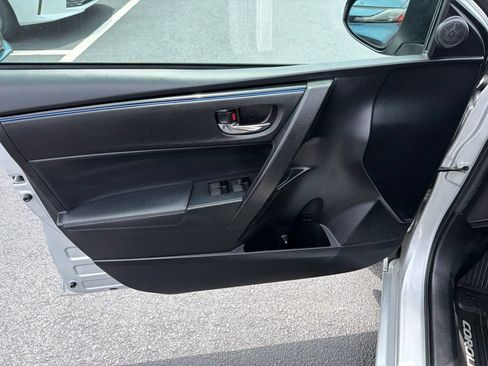 Certified 2017 Toyota Corolla SE w/ Carpet Mat Package (TMS) FWD image 18