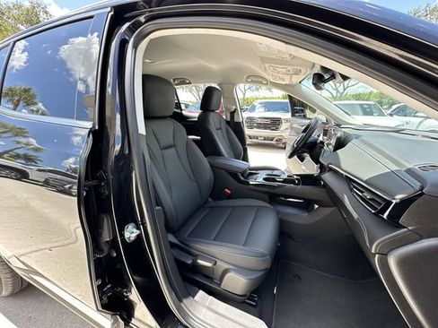 Certified 2024 Buick Envision Preferred AWD/4WD image 33