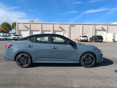 New 2025 Nissan Sentra SR image 3