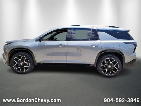 New 2026 Chevrolet Traverse High Country image 2