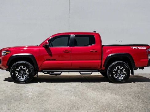 Used 2021 Toyota Tacoma TRD Off-Road image 11