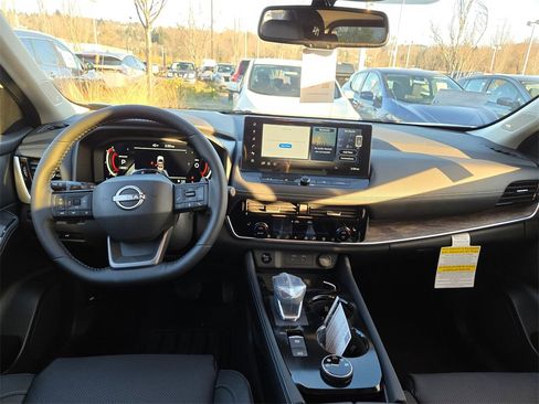 New 2025 Nissan Rogue Platinum w/ Platinum Premium Package image 7