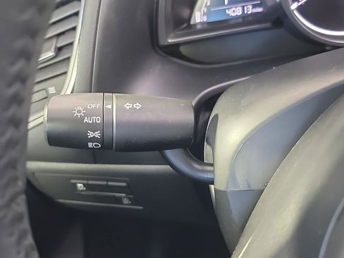 Used 2018 MAZDA MAZDA3 Touring FWD image 26