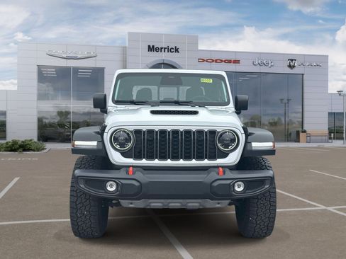 Certified 2026 Jeep Gladiator Mojave AWD/4WD image 3
