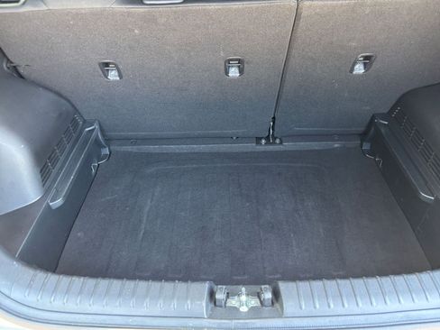 Used 2025 Kia Soul LX w/ LX Technology Package FWD image 30
