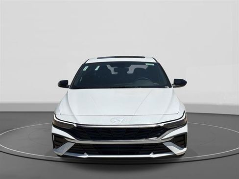 New 2026 Hyundai Elantra SEL Sport FWD image 2
