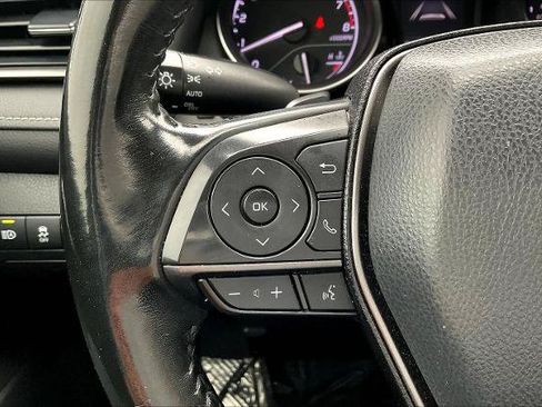 Used 2022 Toyota Camry SE FWD image 11