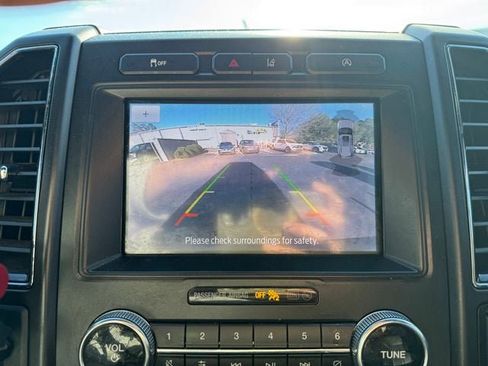 Used 2021 Ford Expedition Limited image 30