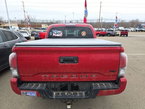 Used 2023 Toyota Tacoma TRD Sport w/ Technology Package image 7
