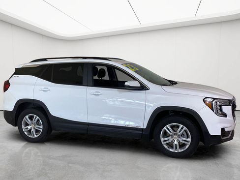 Used 2023 GMC Terrain SLE w/ Driver Convenience Package AWD/4WD image 19