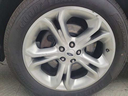 Used 2014 Ford Explorer Limited w/ Equipment Group 302A AWD/4WD image 31