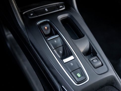 Used 2022 Chevrolet Bolt LT image 24