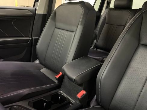 Used 2023 Volkswagen Tiguan SE w/ Panoramic Sunroof Package FWD image 69