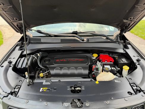 Used 2019 Jeep Compass Latitude AWD/4WD image 53