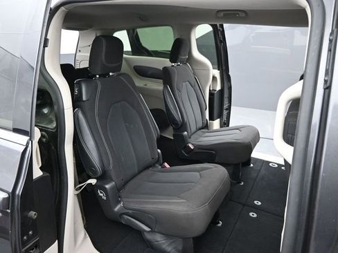 Used 2023 Chrysler Voyager LX FWD image 20