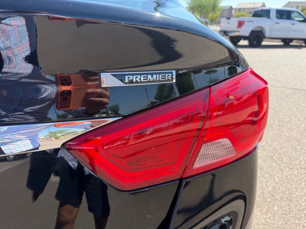 Used 2017 Chevrolet Impala Premier w/ Enhanced Convenience Package FWD image 8