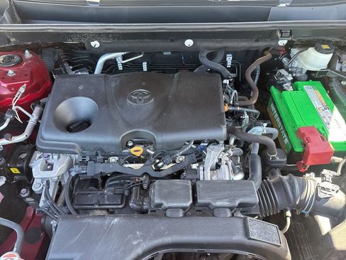 Used 2021 Toyota RAV4 LE AWD/4WD image 29