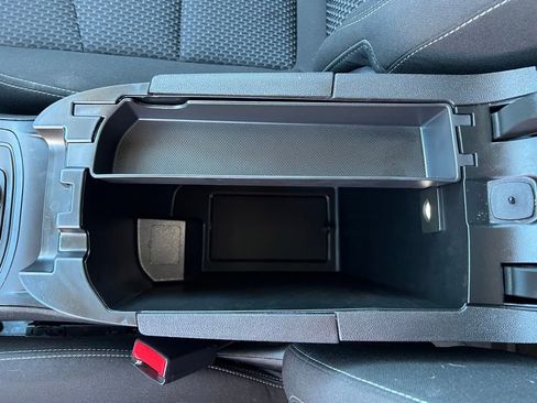 Used 2023 GMC Terrain SLE w/ LPO, Floor Liner Package FWD image 30