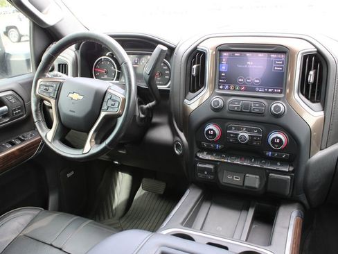Used 2022 Chevrolet Silverado 2500 High Country w/ Safety Package II AWD/4WD image 9