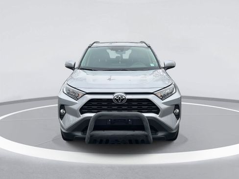 Used 2020 Toyota RAV4 XLE Premium image 2