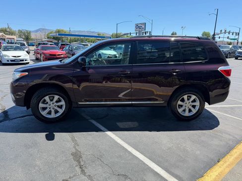 Used 2013 Toyota Highlander Plus AWD/4WD image 4