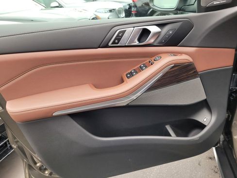 New 2026 BMW X5 xDrive50e image 17