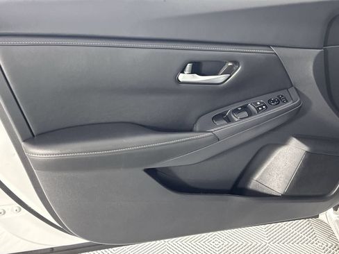 Certified 2025 Nissan Sentra SV FWD image 28