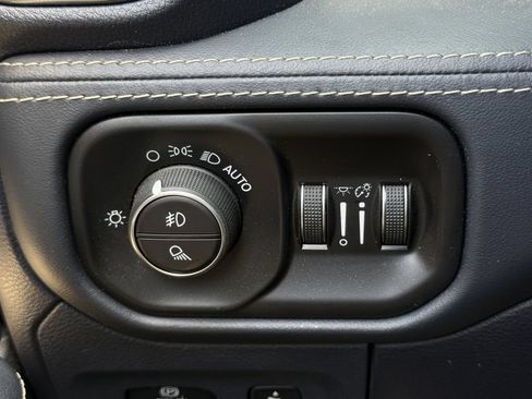 Used 2019 RAM 1500 Limited RWD image 22