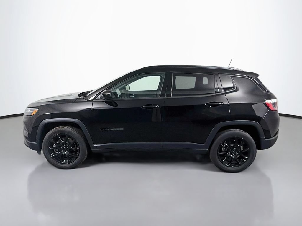 New 2026 Jeep Compass Latitude w/ Sun and Sound Group AWD/4WD image 4