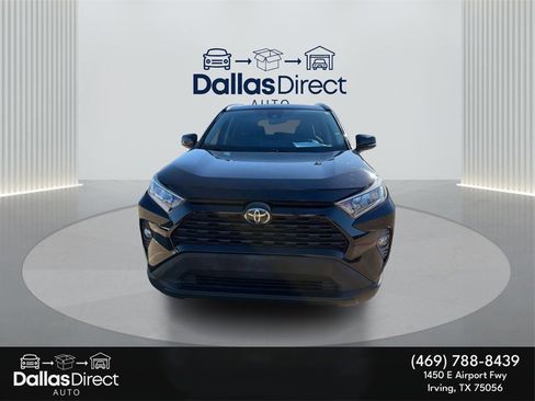 Used 2021 Toyota RAV4 XLE image 3