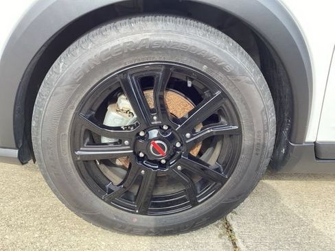 Used 2023 Nissan Kicks SR w/ SR Premium Package FWD image 4
