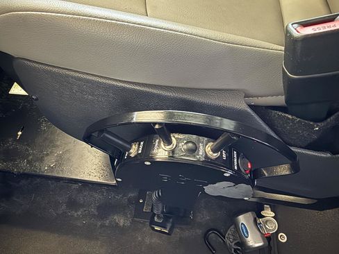 Used 2022 Toyota Sienna XLE w/ XLE Plus Package FWD image 15