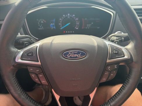 Used 2019 Ford Fusion SEL FWD image 21