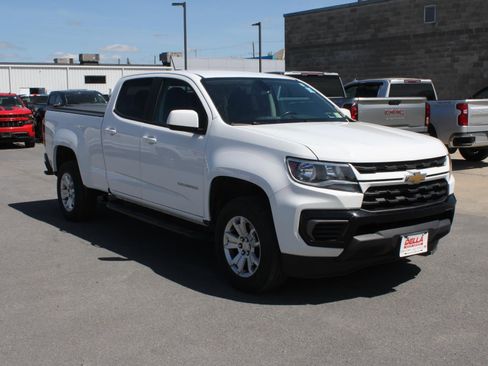 Used 2022 Chevrolet Colorado LT RWD image 3