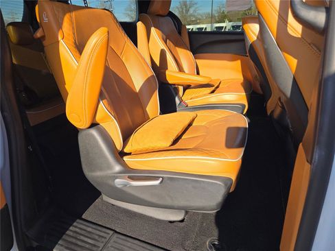 Certified 2022 Chrysler Pacifica Pinnacle image 12