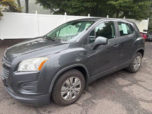 Used 2016 Chevrolet Trax LS FWD image 1