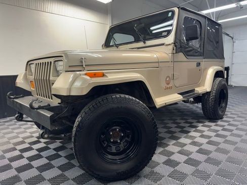 Used 1994 Jeep Wrangler Sahara AWD/4WD image 3
