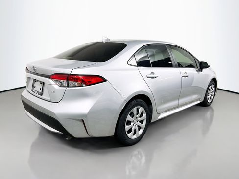 Used 2020 Toyota Corolla LE image 4