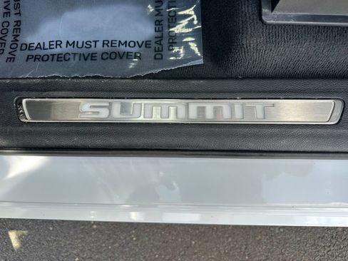 Used 2023 Jeep Grand Cherokee Summit AWD/4WD image 19