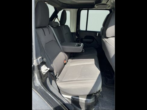 Used 2023 Jeep Wrangler Unlimited AWD/4WD image 29