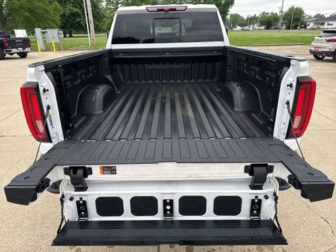 Used 2023 GMC Sierra 2500 Denali AWD/4WD image 5