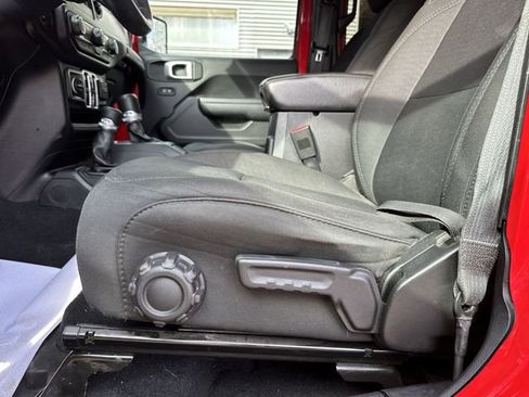 Used 2020 Jeep Wrangler Unlimited Willys image 16