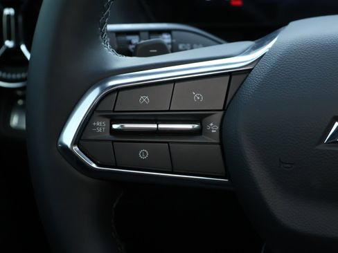 New 2026 Chevrolet Equinox LT w/ Convenience Package II FWD image 12